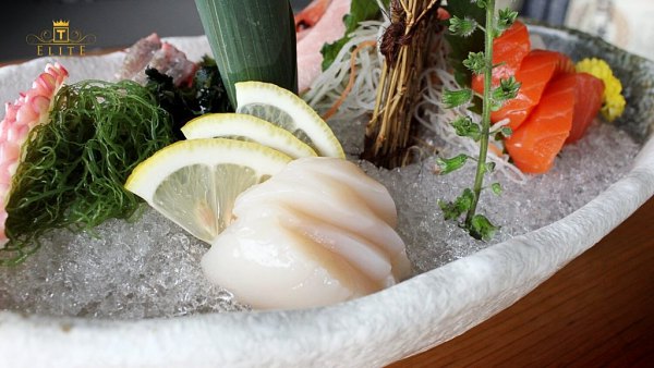 Click here to view Ume Sashimi Moriawase at Kimi-Ya